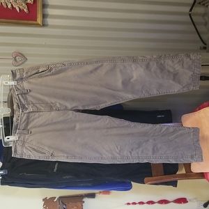 100% Cotton Flannel Lined Old Navy 34x30 flat front olive green khakis